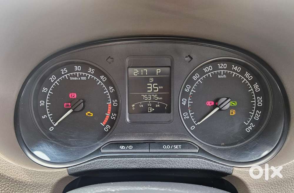 Skoda Rapid 1.5 Tdi At Ambition With Alloy Wheel, 2015, Diesel