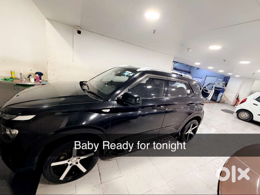 Hyundai Venue 2023 Petrol Well Maintained