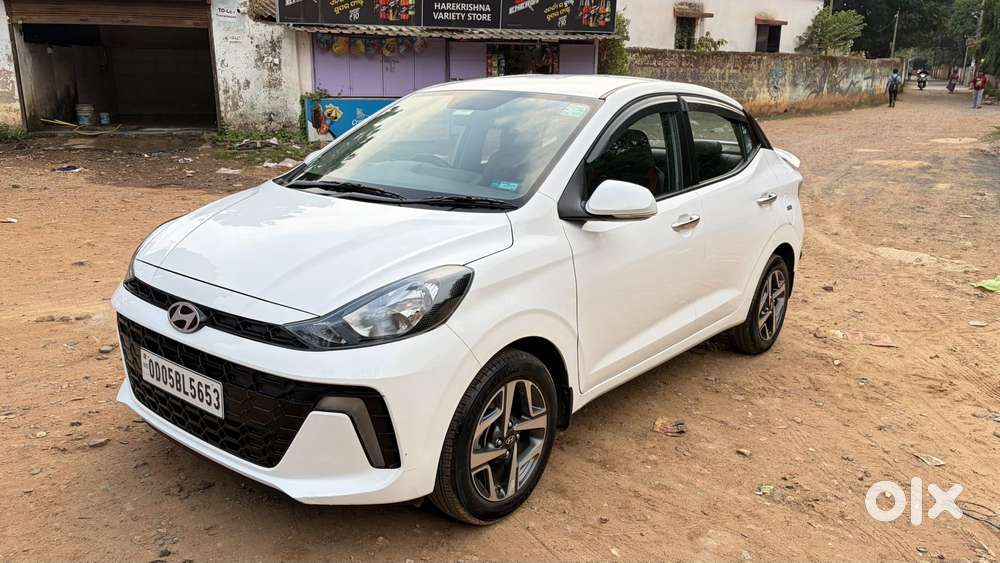 Hyundai Aura Sx (o) Manual, 2023, Petrol