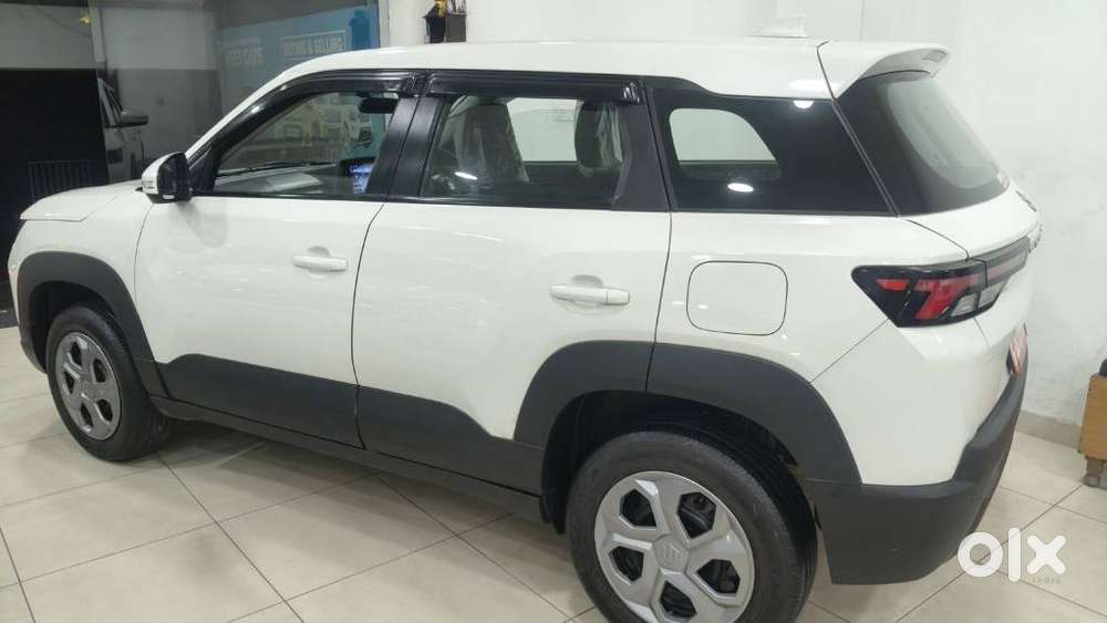 Maruti Suzuki Brezza 1.5 Lxi Smart Hybrid, 2023, Petrol