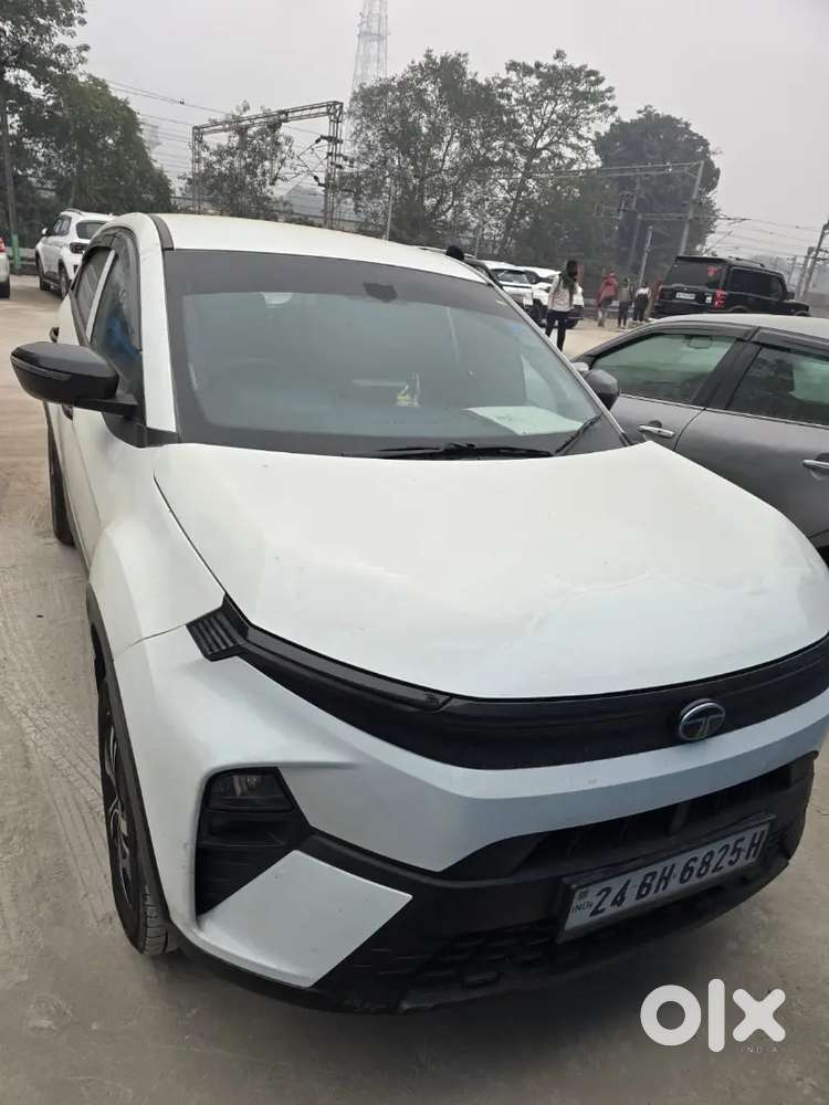 Well-maintained July 2024 [nexon Smart +s] Petrol / Cng Automatic