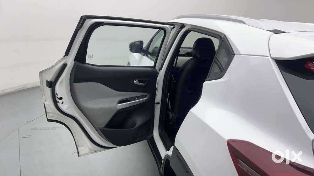 Nissan Magnite 1.0 Xv, 2021, Petrol