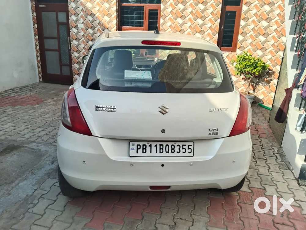 Maruti Suzuki Swift 2015 Diesel 140000 Km Driven
