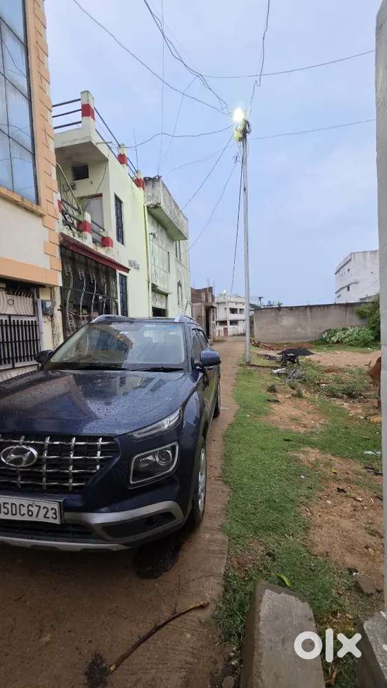 Hyundai Venue 2022 Petrol Well Maintained