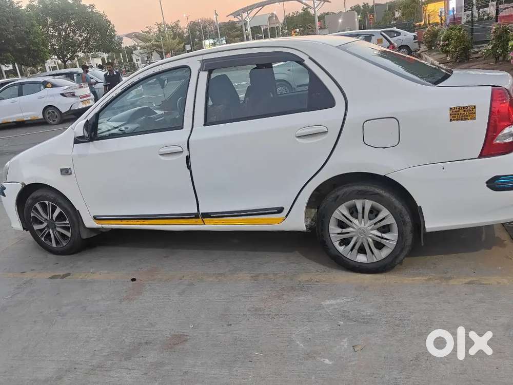 Toyota Etios Diesel  Sir Urgent Sell Kr Ni H Koi Bhai Le Na Cha Ta H T