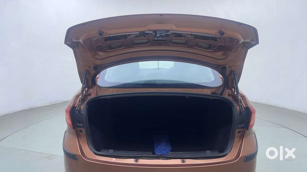 Tata Tigor Xza, 2018, Petrol