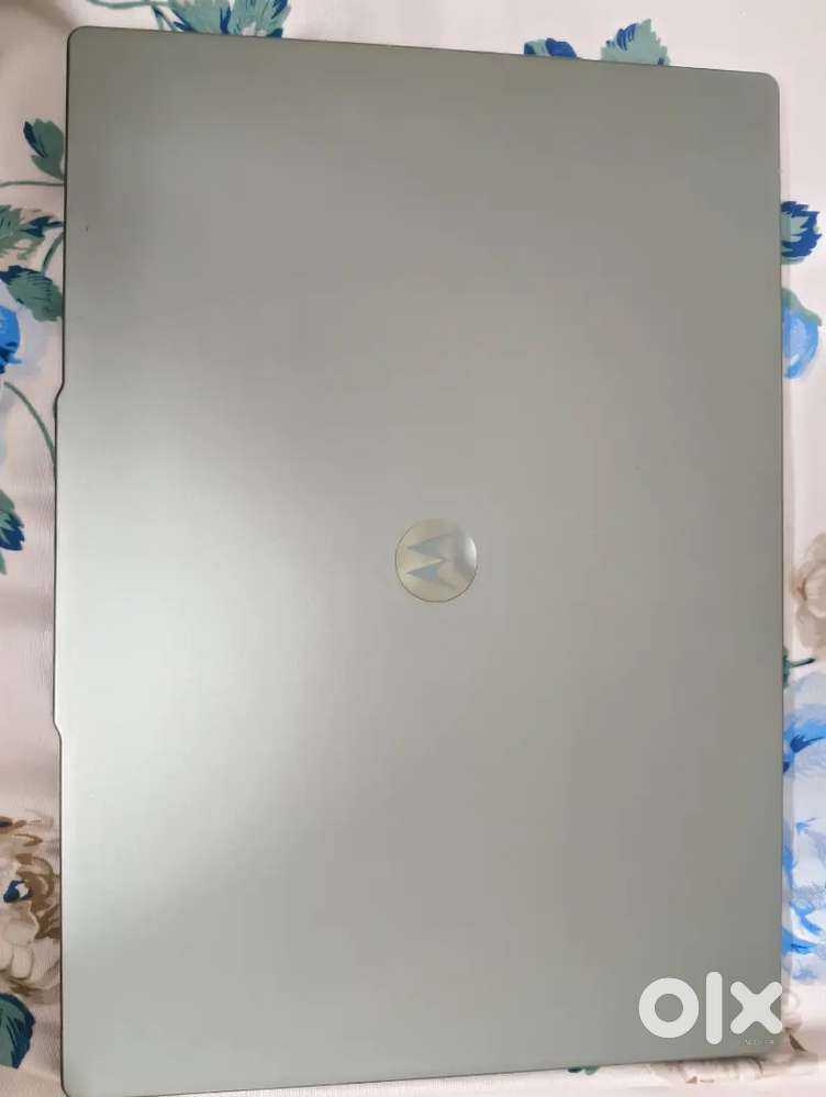 Motorola Moto Book 60 &ndash; 2.8K OLED | Core 5 210H | 16GB | 512GB