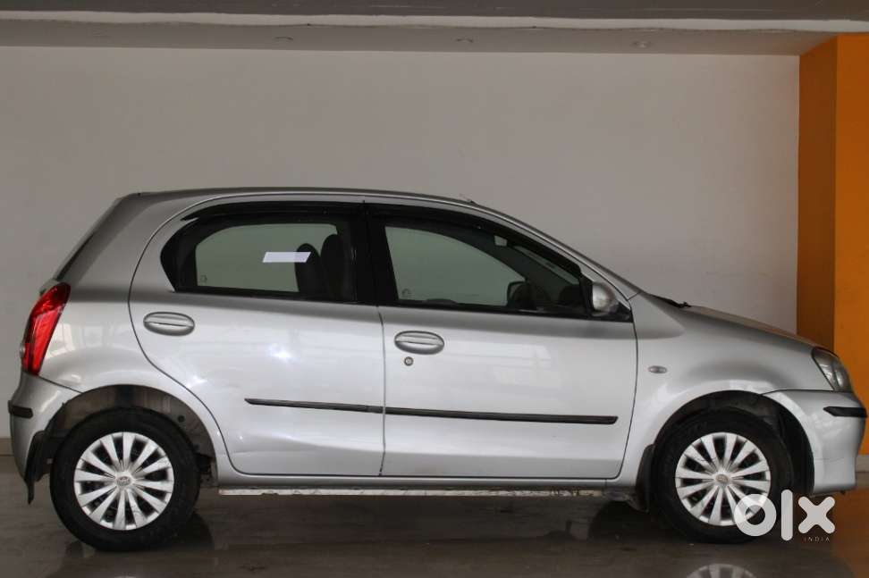 Toyota Etios Liva 2011-2012 G, 2011, Petrol