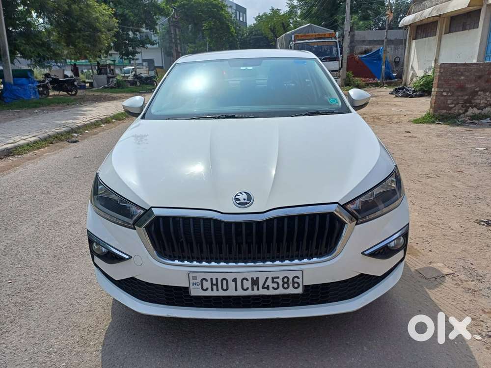 Skoda Slavia 1.0 Ambition Tsi, 2022, Petrol