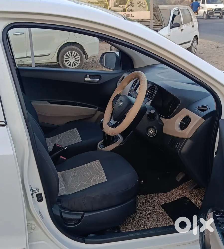 Hyundai Grand I10 Sportz Petrol 2017(1 St Owner)