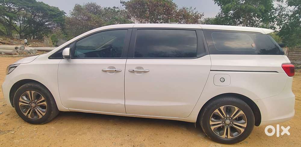 Kia Carnival Premium, 2021, Diesel