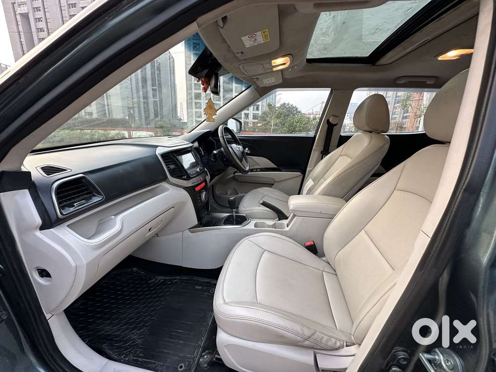 Mahindra Xuv300 W8 (o) 1.5 Diesel Amt Dual Tone, 2020, Diesel