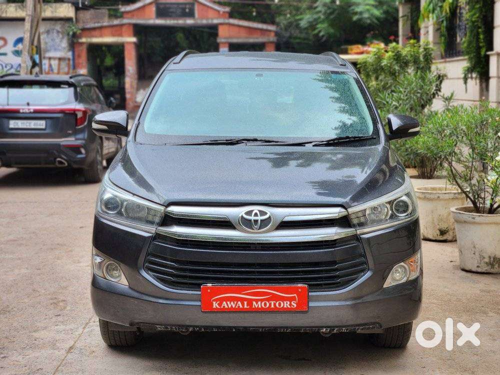 Toyota Innova Crysta 2.4 V 8 Str, 2016, Diesel