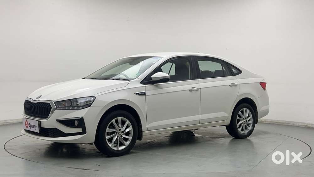 Skoda Slavia Ambition 1.0l Tsi At, 2022, Petrol