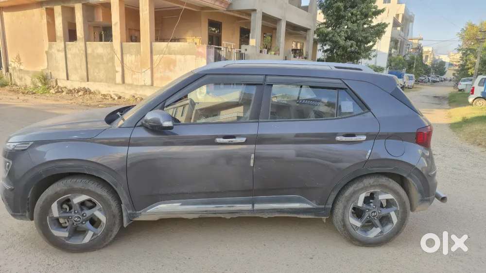 Hyundai Venue 2021 Diesel 99000 Km Driven
