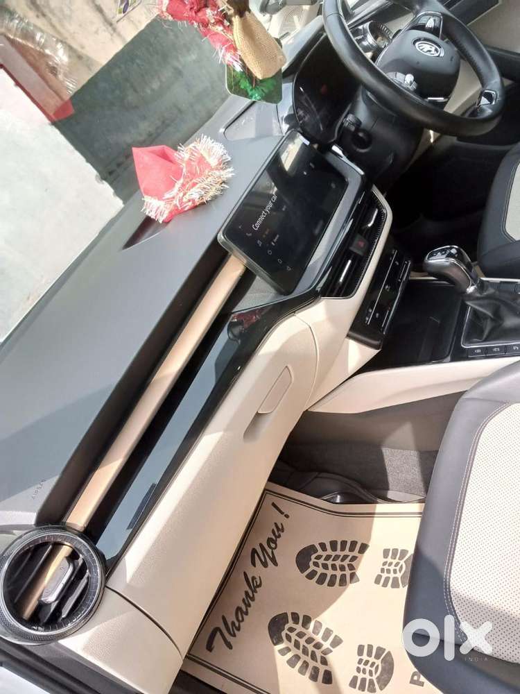 Skoda Slavia Ambition 1.0l Tsi At, 2022, Petrol