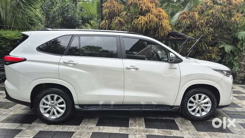 Toyota Innova Hycross 2023 Hybrid