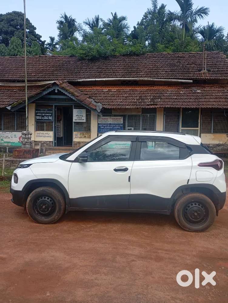 Single Owner 2023 Tata Punch Petrol - 5-star Safety, Excellent Conditi