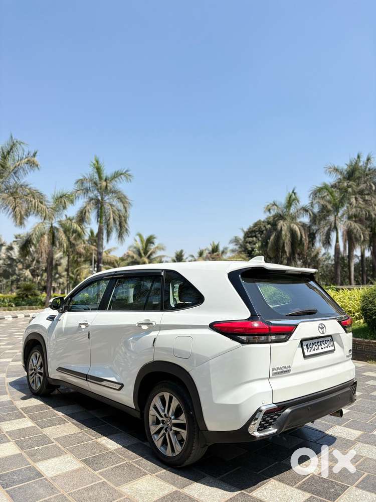 Toyota Innova Hycross 2.0 Zx (o) Hybrid 7 Str, 2023, Petrol