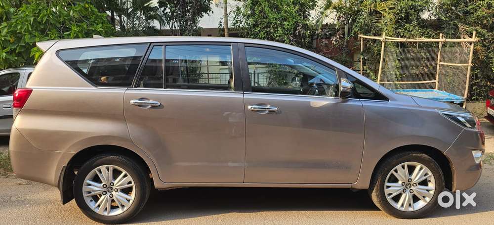 Toyota Innova Crysta 2.8z Automatic, 2016, Diesel