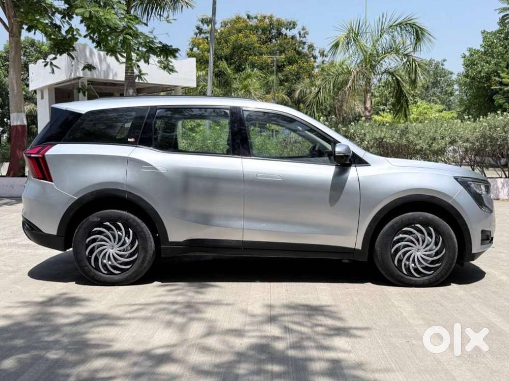 Mahindra Xuv700 Mx Petrol Mt 5 Str (e), 2022, Petrol