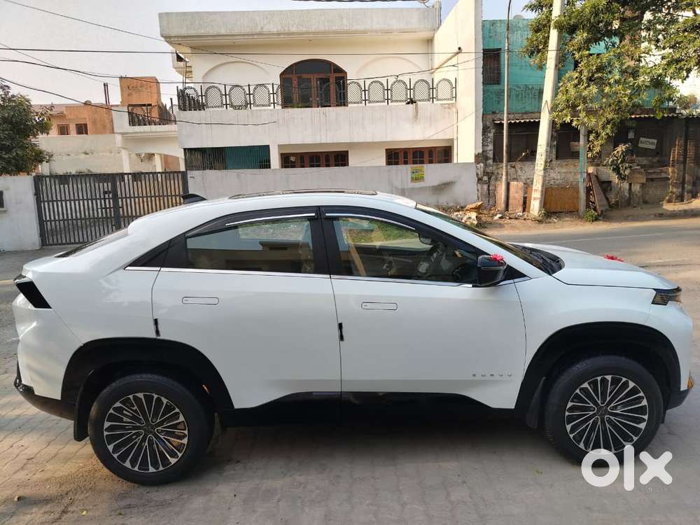 Tata Curvv Pure Plus S 1.2 Revotron Petrol 6mt, 2025, Petrol