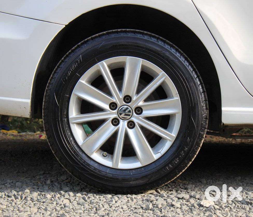 Volkswagen Vento 1.2 Tsi Highline At, 2016, Petrol