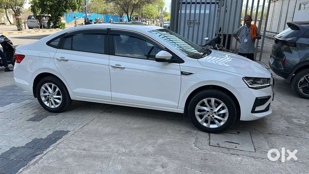 Skoda Slavia Petrol 2025