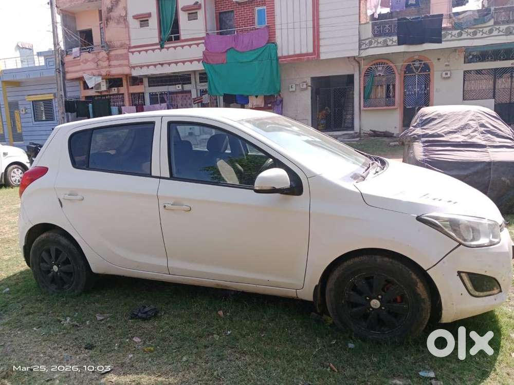 Hyundai New I20 2013 Diesel 200000 Km Driven