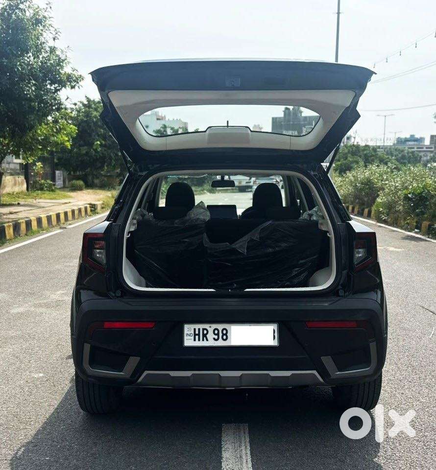 Mahindra Xuv 3xo Mx3, 2024, Petrol