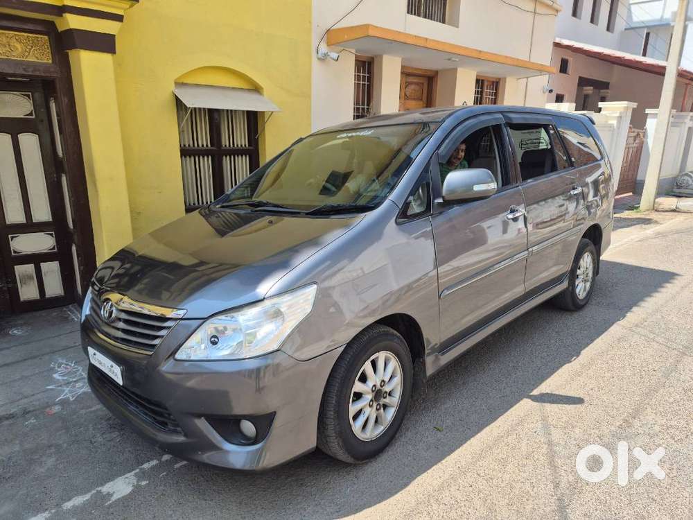 2012 Top Model Vehicle, Two Remote Orginal Keys  Power Door