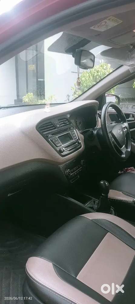 Titlehyundai I20 Sportz Petrol  64,000 Km  Company Maintained  Exce