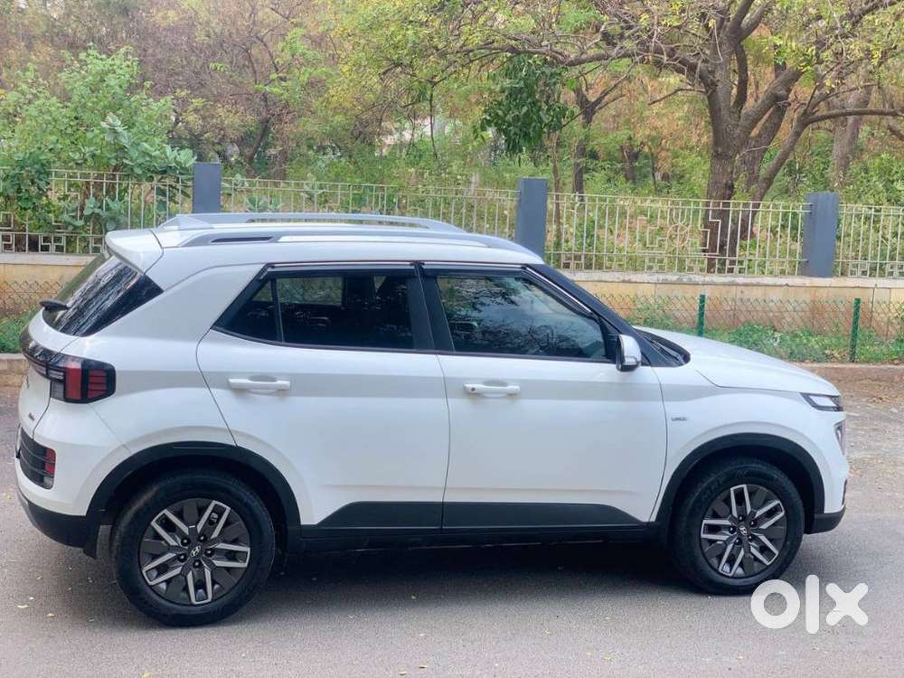 Hyundai Venue 1.0 S (o) Turbo Dct, 2023, Petrol