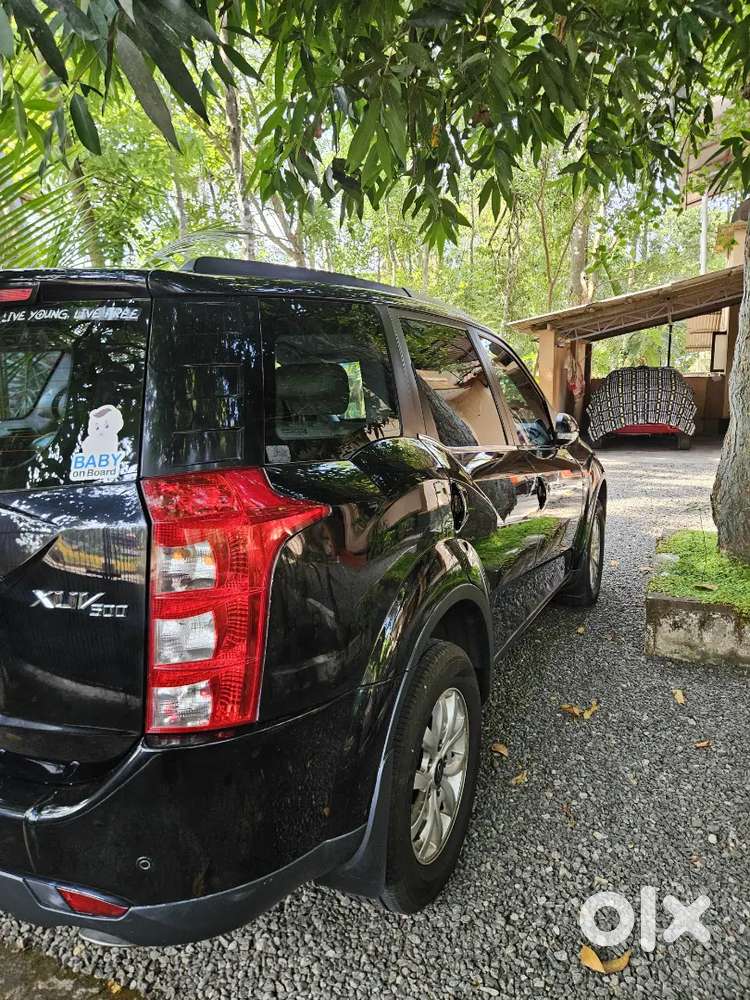 Xuv500, W6 Manual, 2017 Registered,napoli Black Colour.single Owned
