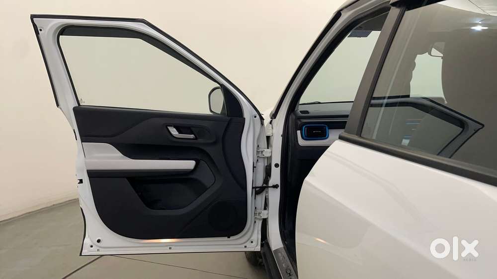 Tata Punch 1.2 Revotron Creative Amt Dual Tone, 2022, Petrol