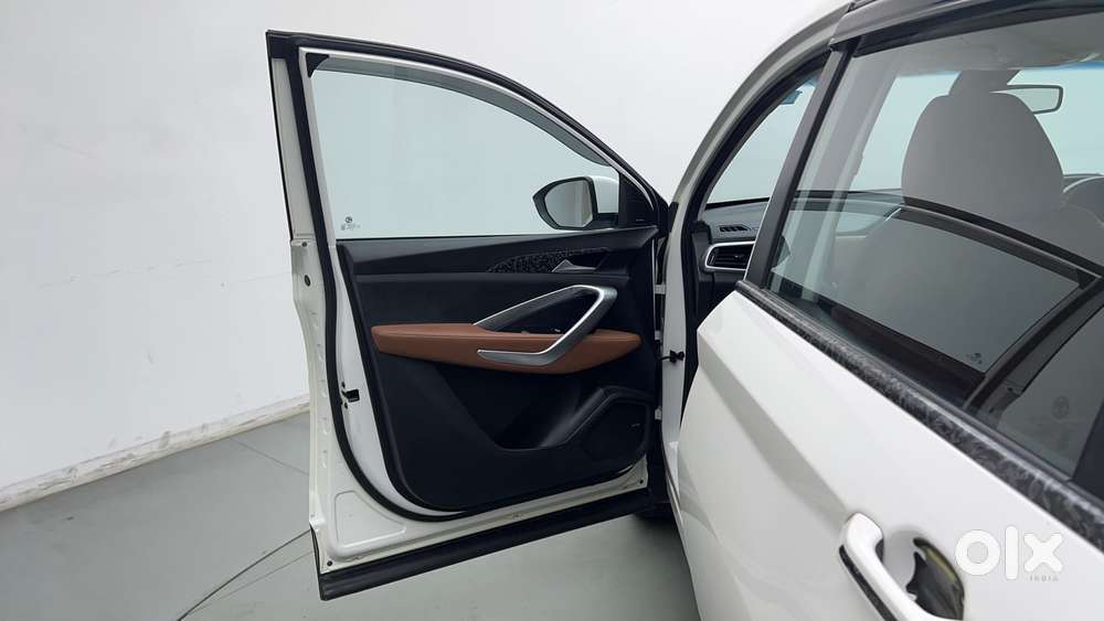 Mg Hector Plus 1.5 Hybrid Sharp Turbo 6 Str, 2022, Cng & Hybrids