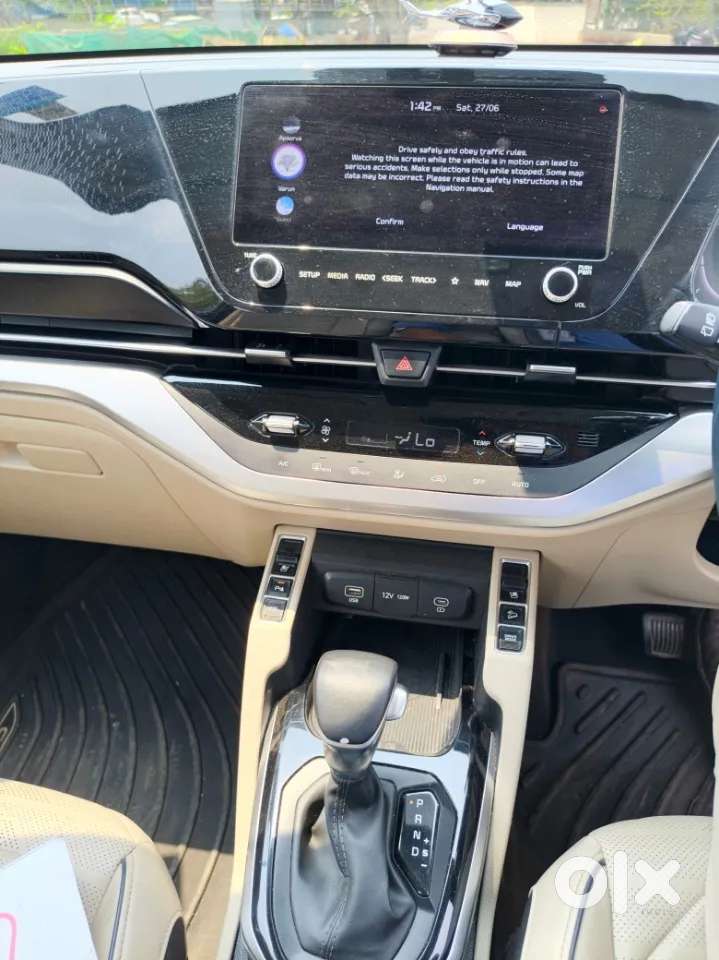 Kia Carens 1.4 Luxury Plus 6 Str, 2022, Petrol