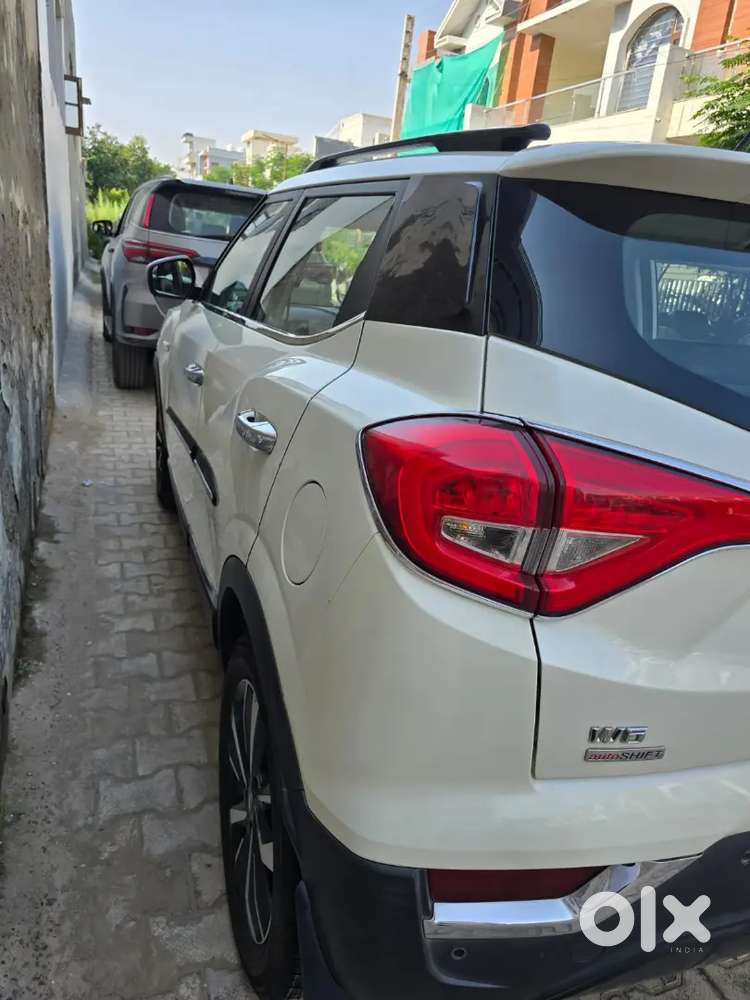Xuv 300 W6 1.5l Automatic Bs6 Well Maintained Showroom Condition
