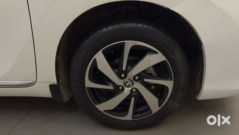 Toyota Glanza 1.2 V Amt, 2022, Petrol