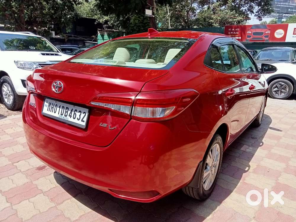 Toyota Yaris V Cvt, 2018, Petrol