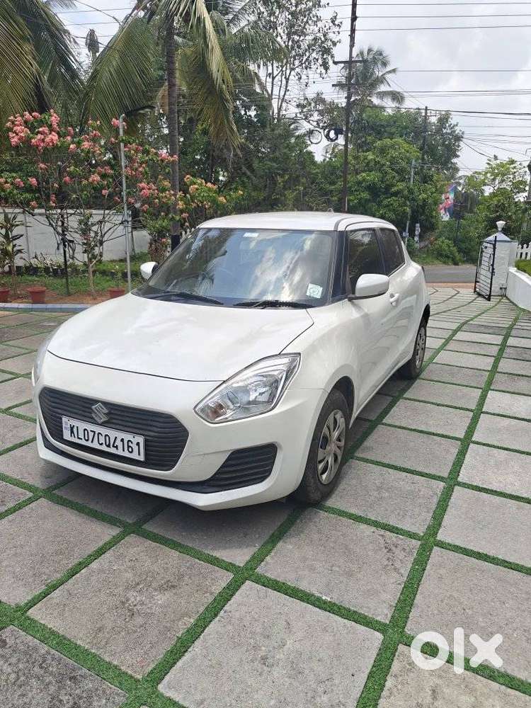 Maruti Suzuki Swift Vxi 1.2 Abs Bs-iv, 2018, Petrol