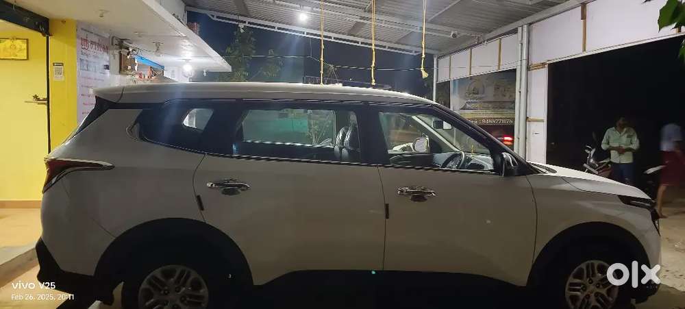 Kia Carens 2025 Petrol Well Maintained 17500km Only