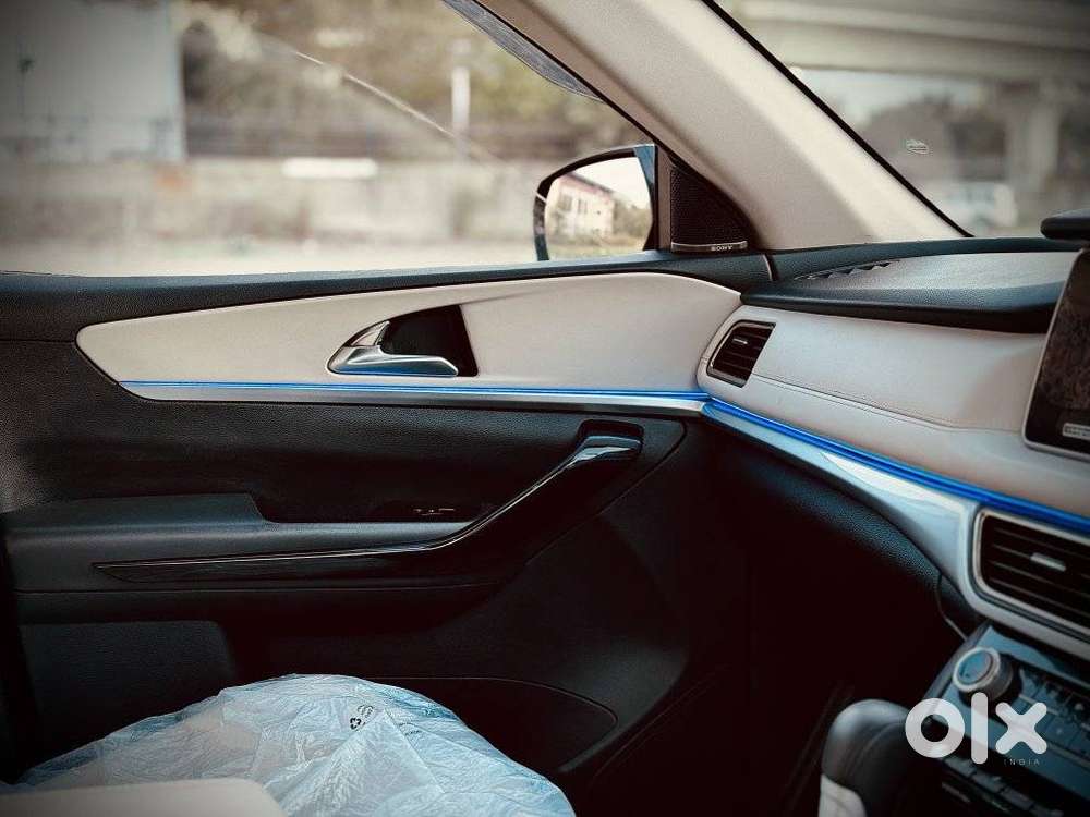 Mahindra Xuv700 2.2 Ax 7 Diesel At Luxury Pack Str, 2024, Diesel