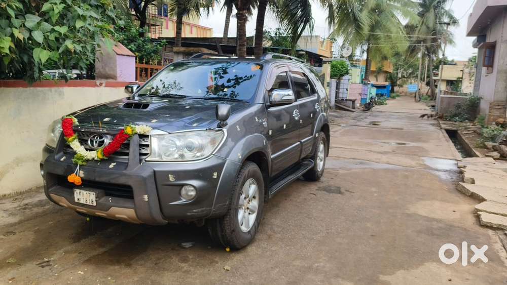 Toyota Fortuner 2011 Diesel 268000 Km Driven