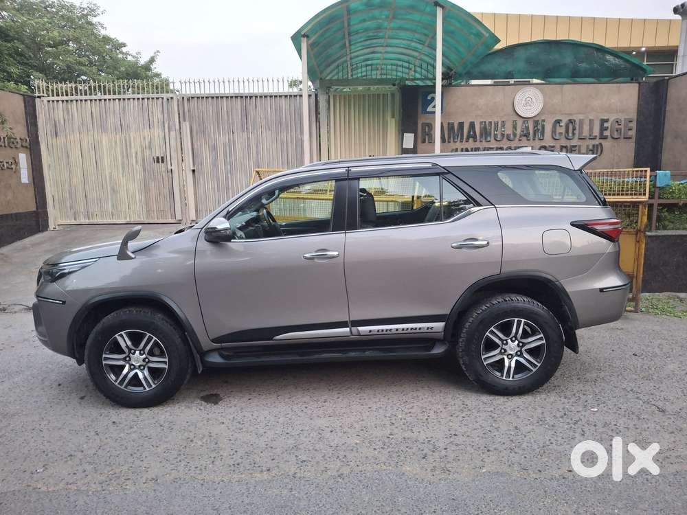 Toyota Fortuner [2021-ongoing] 2.7 2wd Petrol At, 2023, Petrol
