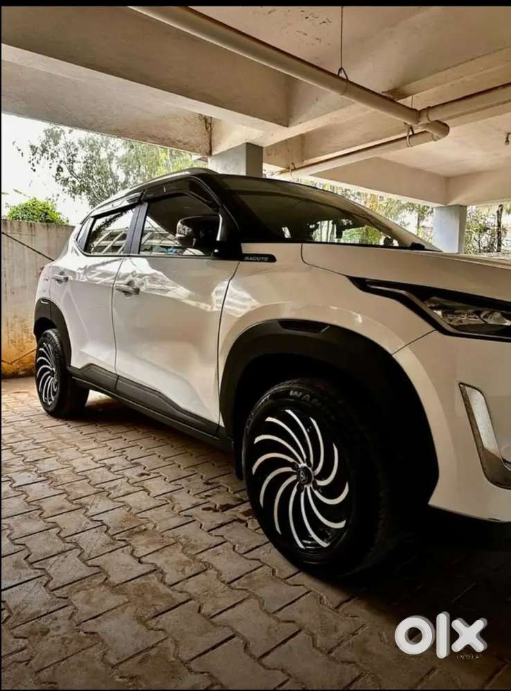 Alloy Wheel ,yokohoma 4new Tyre Etc.. Feuters