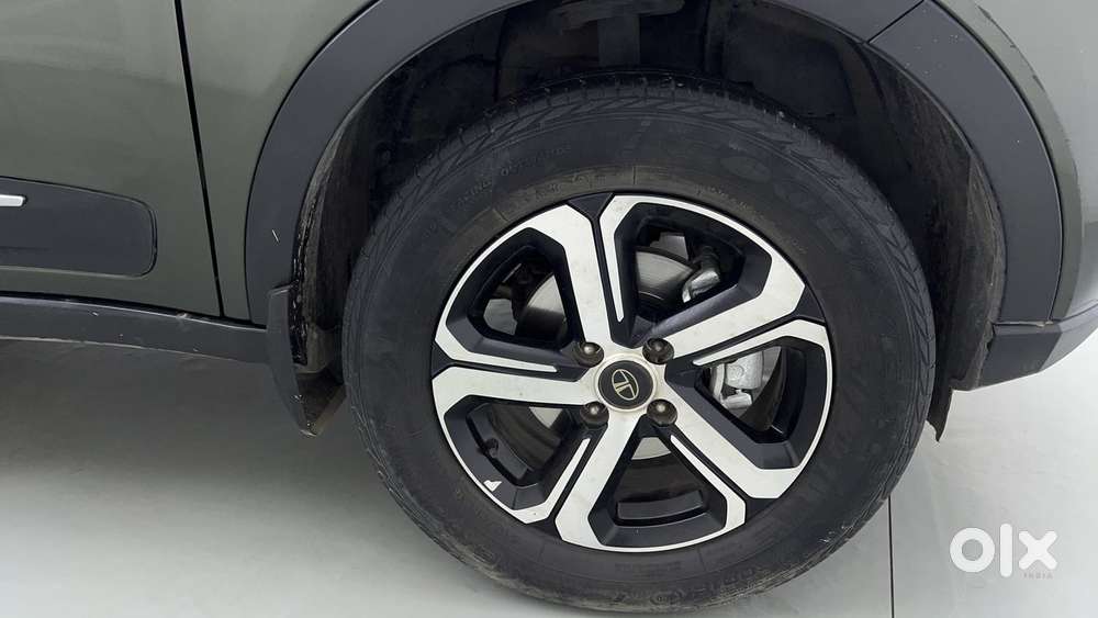 Tata Nexon Xz Plus (hs), 2022, Petrol