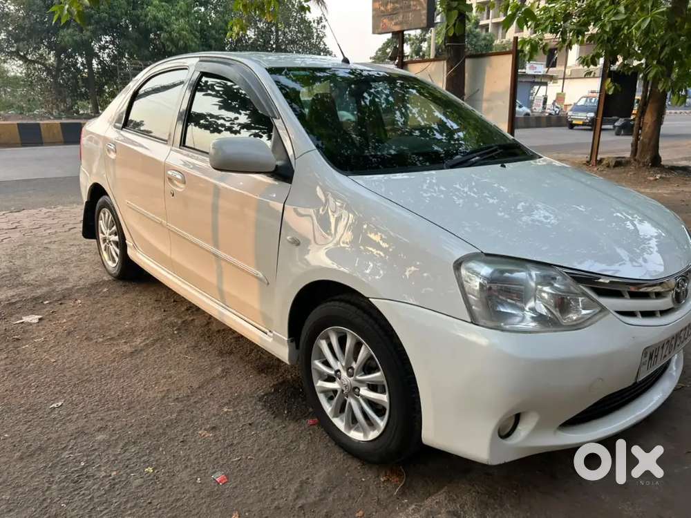 Toyota Etios 1.5 V 2011