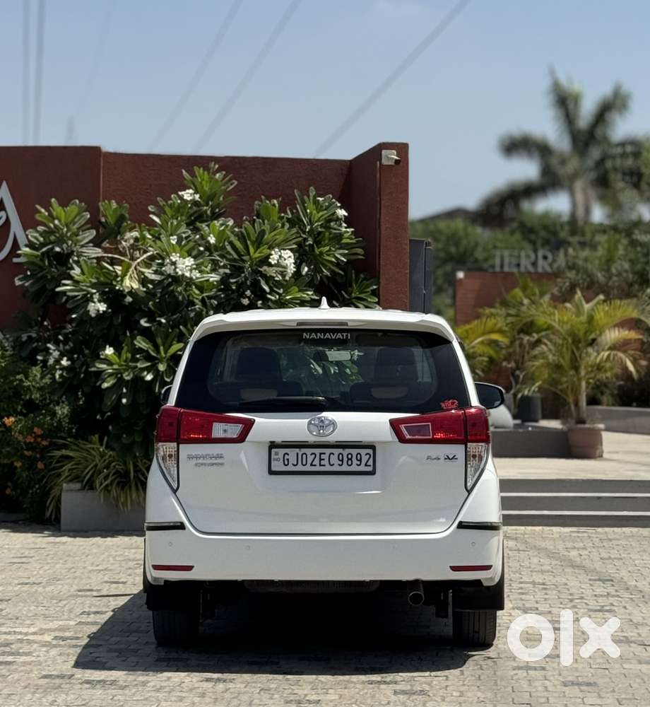 Toyota Innova Crysta 2.4 V 7 Str, 2023, Diesel