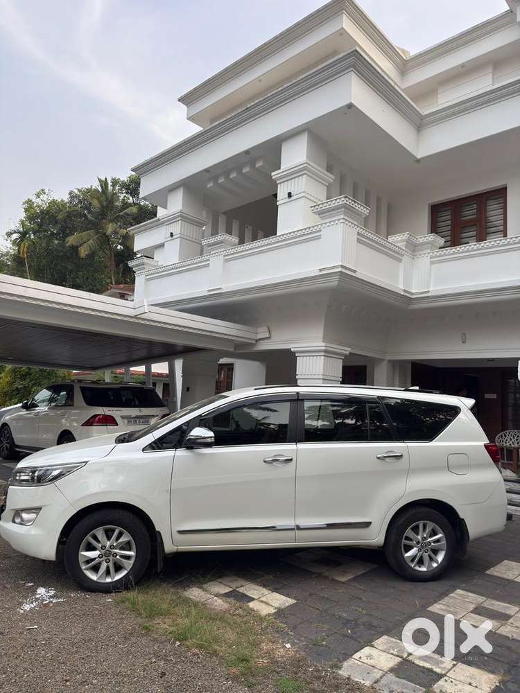 Toyota Innova Crysta 2017 Diesel Well Maintained